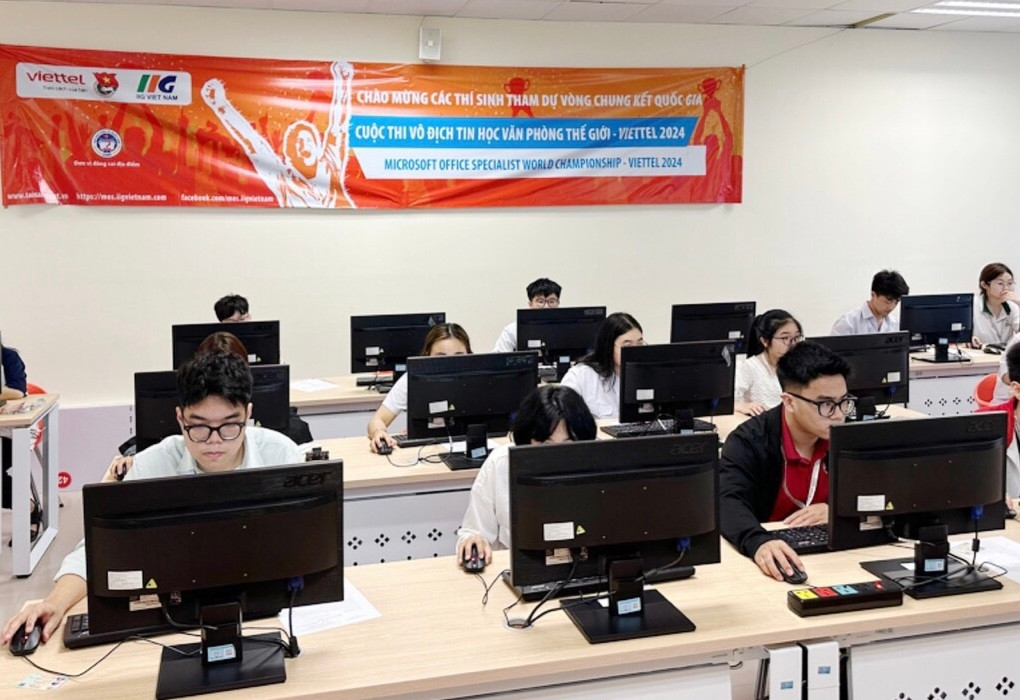 Các thí sinh tham gia Vòng chung kết quốc gia cuộc thi Vô địch Tin học văn phòng Thế giới – Viettel 2024 Các thí sinh tham gia Vòng chung kết quốc gia cuộc thi Vô địch Tin học văn phòng Thế giới – Viettel 2024