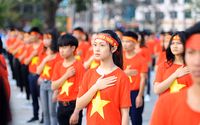 Bạn trẻ tham gia Hành trình "Tôi yêu Tổ quốc tôi" tại tỉnh Điện Biên. Ảnh: Dương Triều