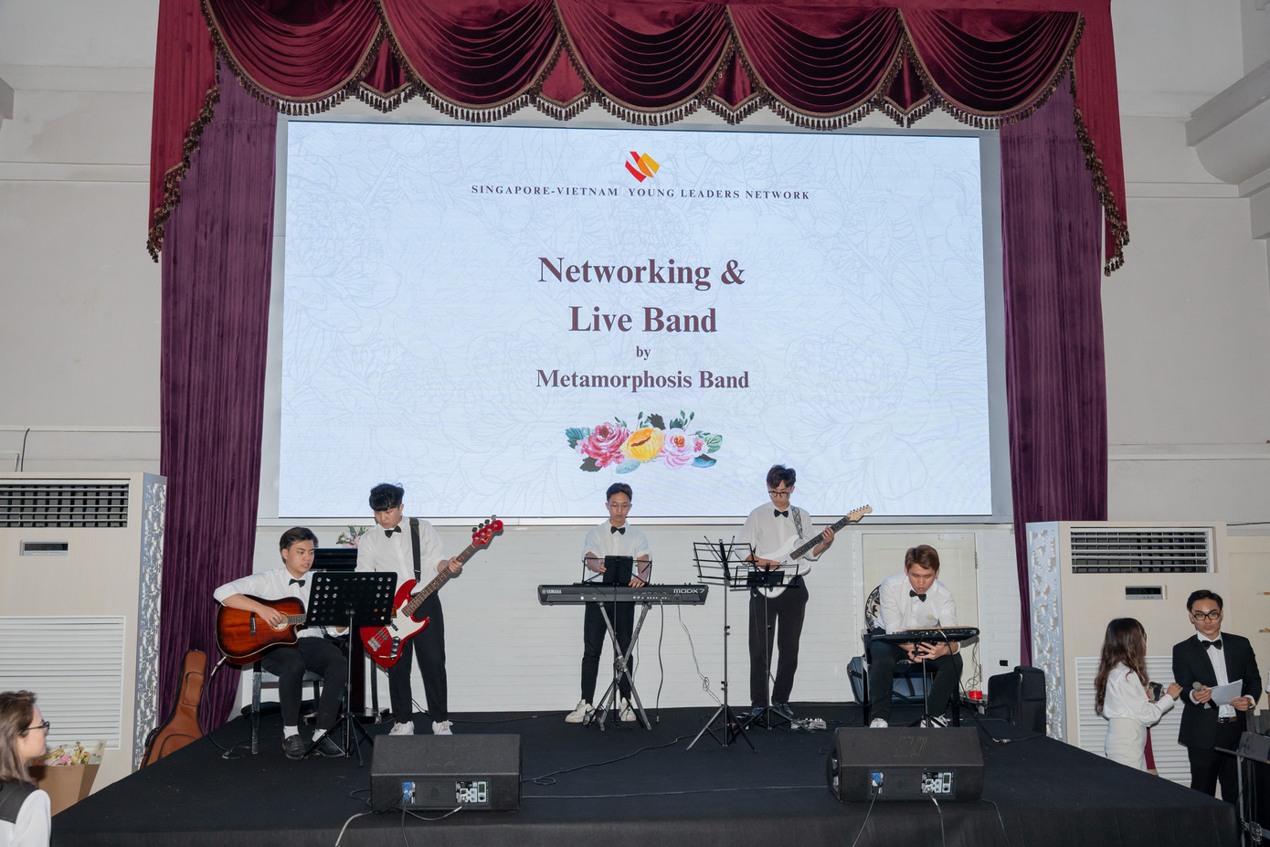 Tiết mục biểu diễn âm nhạc tại chương trình