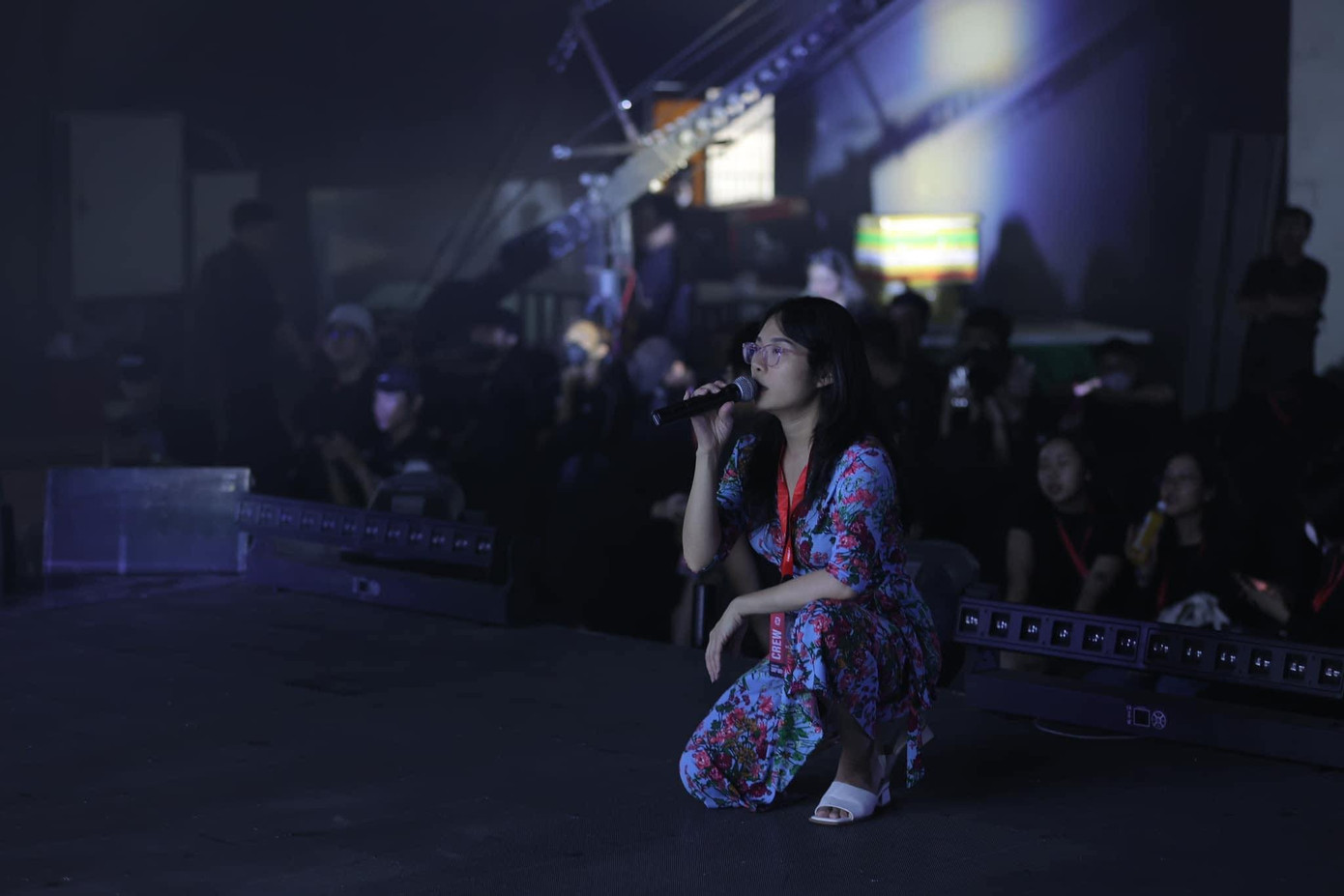 Blonde Nguyễn đạo diễn sân khấu tại chương trình truyền hình thực tế &quot;Chị đẹp đạp gió rẽ sóng&quot;