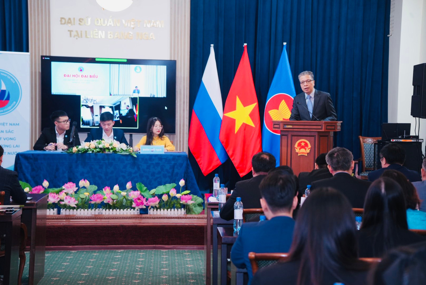 Các đại biểu phát biểu chỉ đạo Đại hội