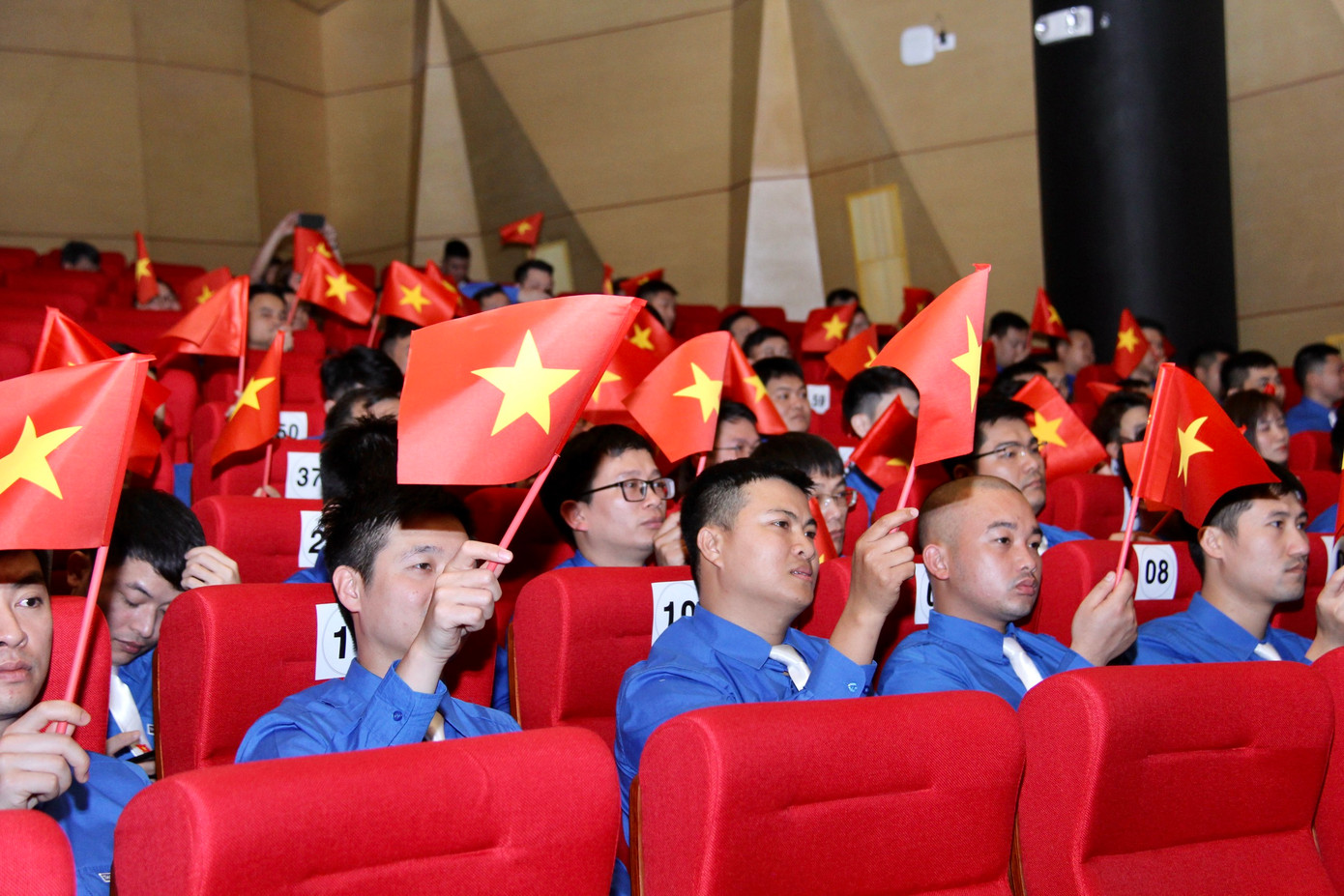 Đoàn viên, thanh niên tham gia buổi gặp mặt. Ảnh: Quang Dương Đoàn viên, thanh niên tham gia buổi gặp mặt. Ảnh: Quang Dương