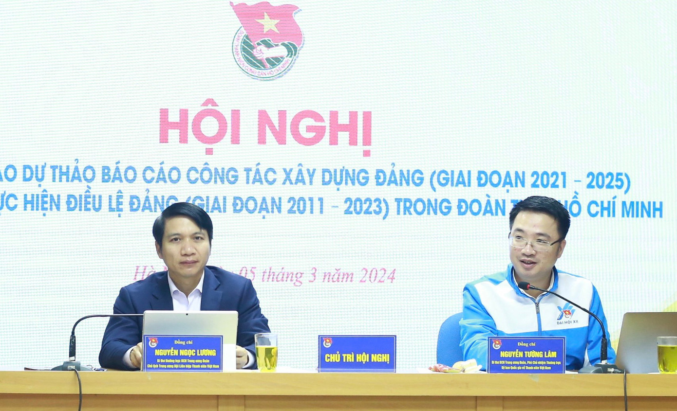 Anh Nguyễn Ngọc Lương – Bí thư thường trực T.Ư Đoàn, Chủ tịch T.Ư Hội LHTN Việt Nam; anh Nguyễn Tường Lâm - Bí thư T.Ư Đoàn, Phó Chủ nhiệm thường trực Uỷ ban Quốc gia về Thanh niên Việt Nam. Ảnh: Bảo Anh
