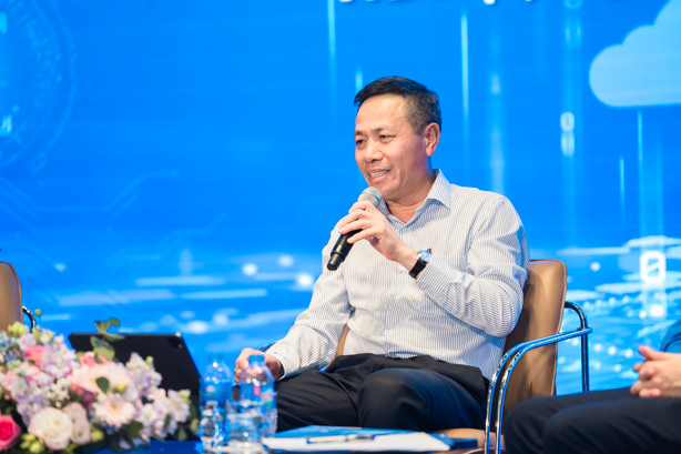 Lãnh đạo Tập đoàn VNPT đối thoại, lắng nghe tâm tư, nguyện vọng và giải đáp các kiến nghị của đoàn viên, thanh niên. Lãnh đạo Tập đoàn VNPT đối thoại, lắng nghe tâm tư, nguyện vọng và giải đáp các kiến nghị của đoàn viên, thanh niên.