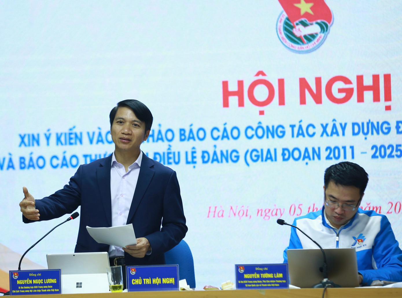 Anh Nguyễn Ngọc Lương - Bí thư thường trực T.Ư Đoàn, Chủ tịch T.Ư Hội LHTN Việt Nam trao đổi tại Hội nghị. Ảnh: Bảo Anh