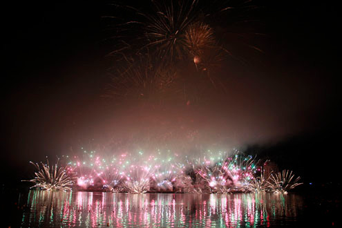 Đội Trung Quốc khép lại đêm thi thứ nhất với câu chuyện cổ xưa về đào hoa nguyên ký - một ngôi làng cổ xưa huyền bí với cuộc sống yên bình, an lành, phong thái xã hội chất phác hài hòa