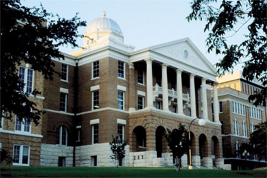 Đây là môi trường học tập chuyên nghiệp cho những người phụ nữ trong bang để khi ra trường trở thành những người thành đạt