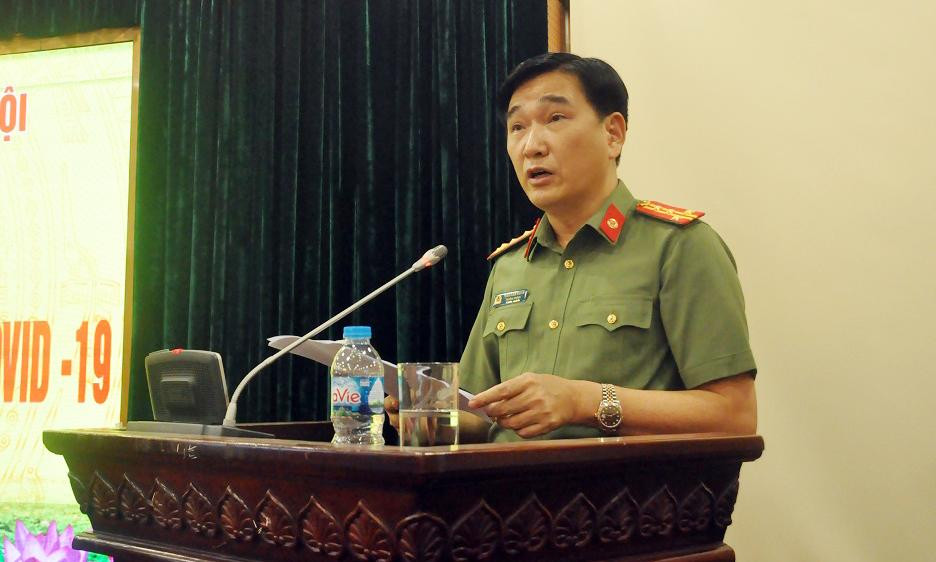 Đại tá Trần Đình Nghĩa, Trưởng phòng Tham mưu, báo cáo tóm tắt kết quả công tác phòng chống dịch COVID-19 trong 2 tuần qua.