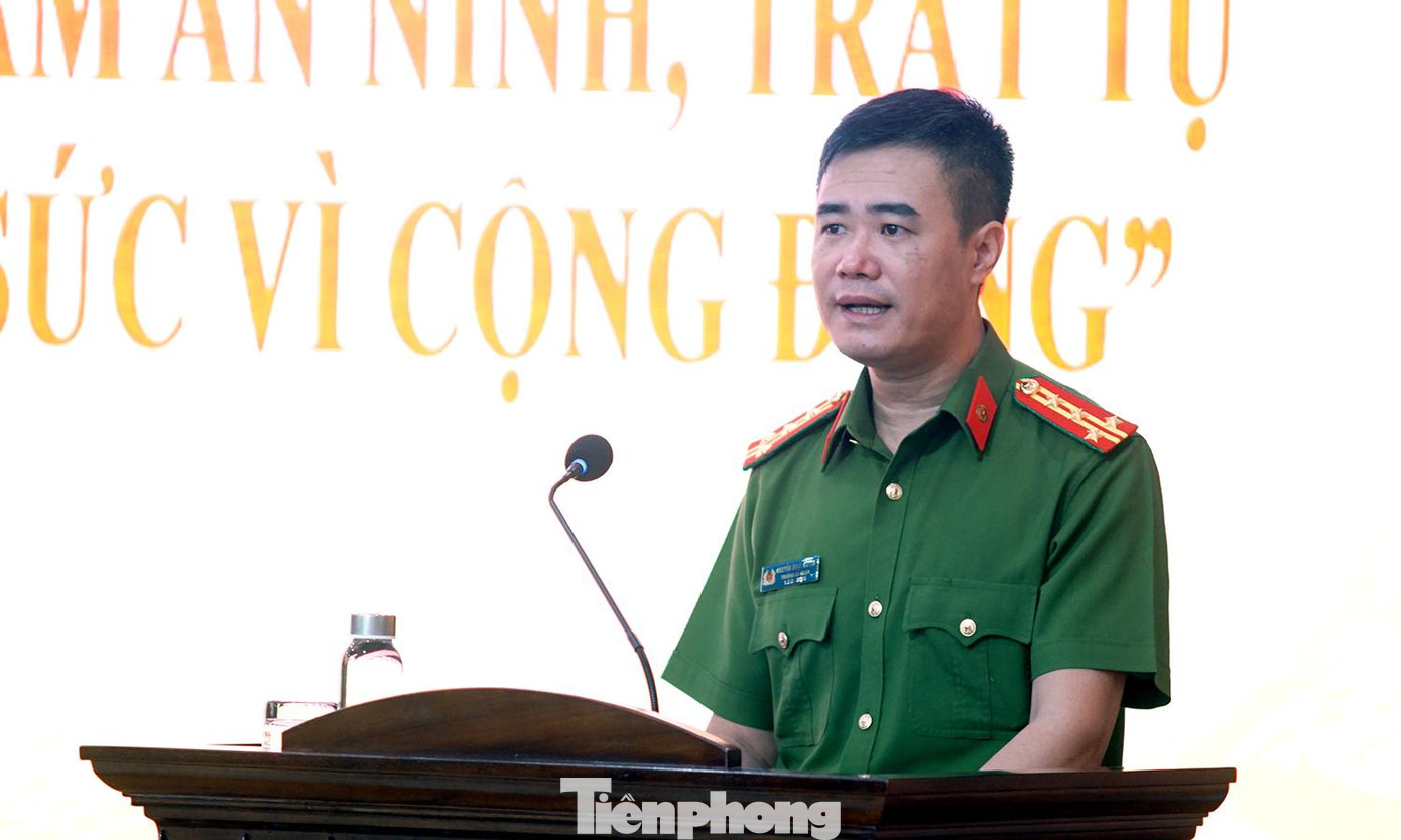 Phát biểu tại buổi lễ phát động, đại tá Nguyễn Ngọc Quyền - Trưởng Công an quận Hà Đông cho biết, hưởng ứng phong trào thi đua đặc biệt do Bộ Công an và Công an TP Hà Nội phát động với chủ đề "Lực lượng Công an nhân dân - lá chắn phòng, chống dịch COVID-19 - Thanh bảo kiếm bảo đảm an ninh trật tự, an toàn xã hội" với phương châm "Kiên định bản lĩnh chính trị người chiến sĩ Công an nhân dân, triệu trái tim, một ý chí quyết tâm chiến thắng đại dịch COVID-19".