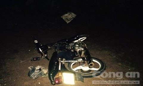 BẢN TIN ATGT: Chở mẹ đi làm, nam sinh tử vong dưới bánh xe khách ảnh 3