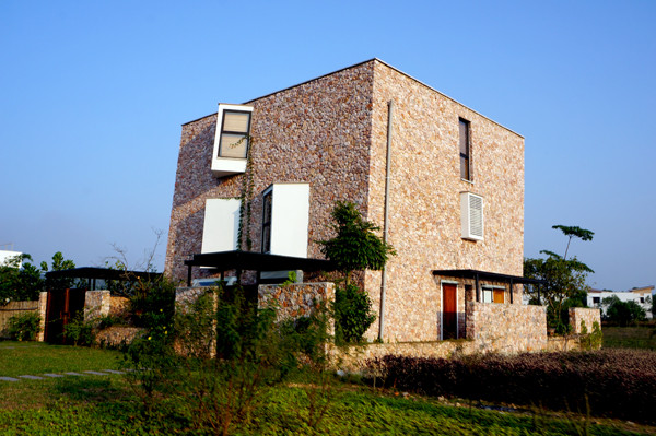 Căn nhà được xây dựng toàn bằng đá