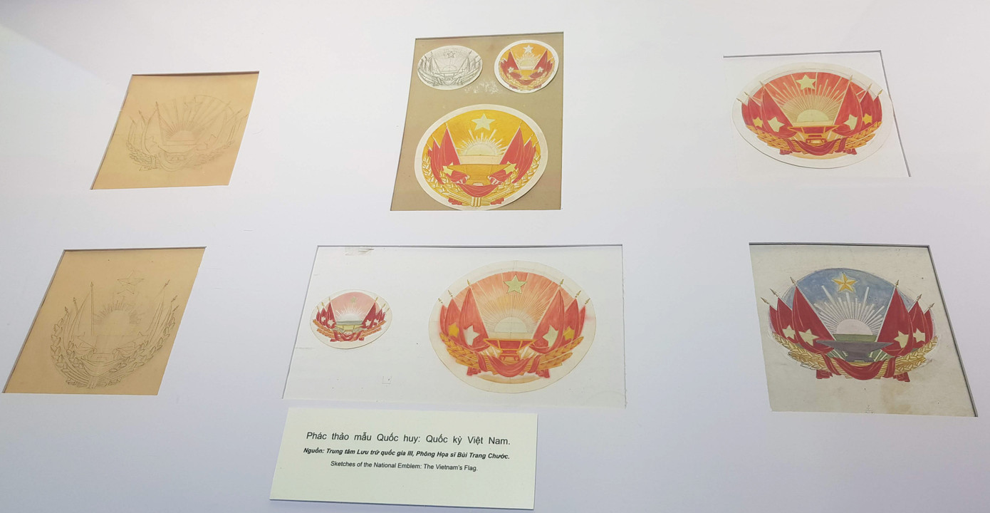 Phác thảo mẫu Quốc huy, Quốc kỳ Việt Nam của họa sĩ Bùi Trang Chước.