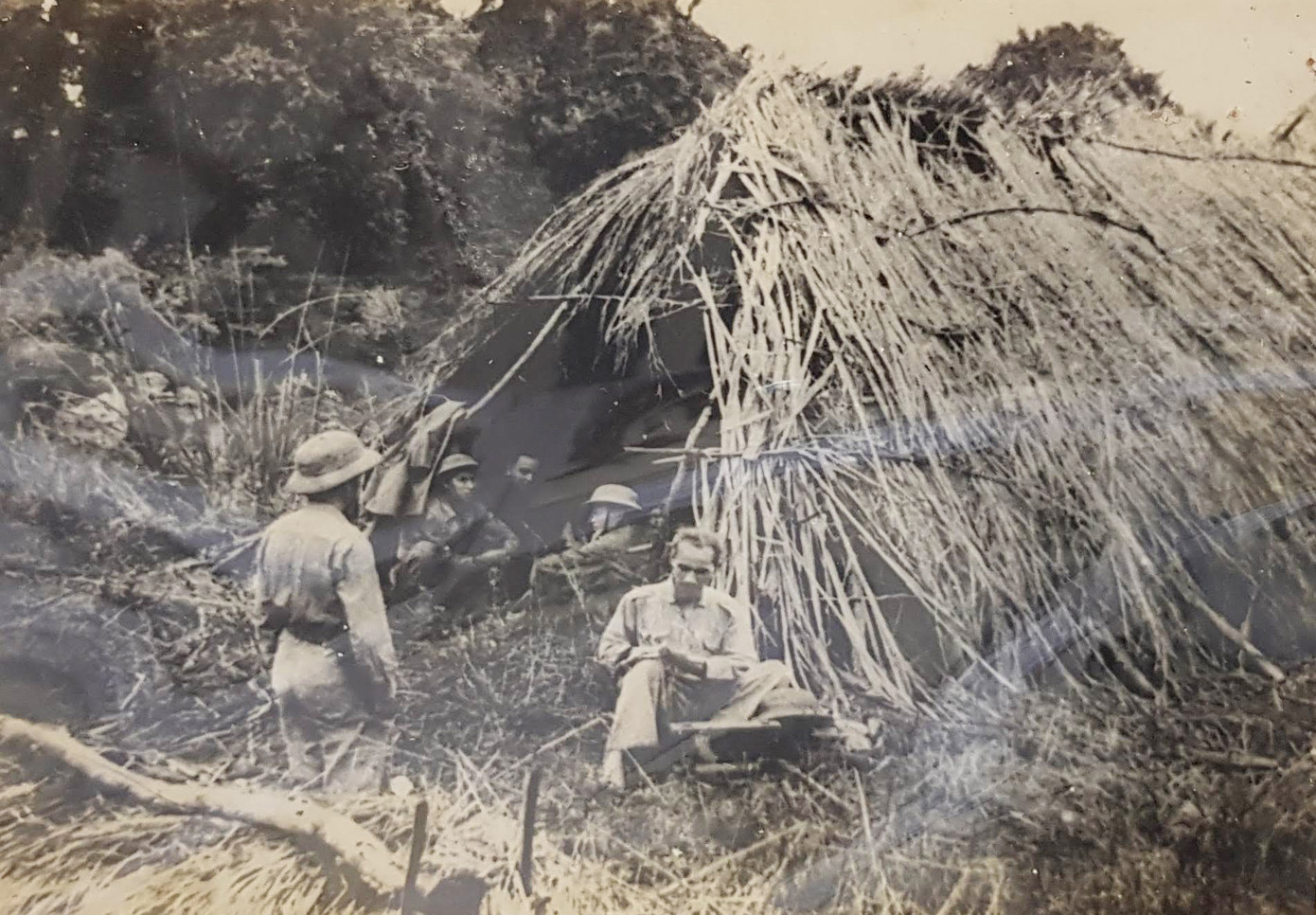 Chủ tịch Hồ Chí Minh tại chiến khu Việt Bắc. Ảnh do nhà văn Sơn Tùng sưu tầm. Chủ tịch Hồ Chí Minh tại chiến khu Việt Bắc. Ảnh do nhà văn Sơn Tùng sưu tầm.