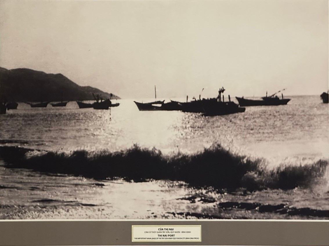 Cửa Thị Nại, căn cứ thủy quân Tây Sơn, Bình Định. Nguồn: Bảo tàng Quang Trung, Bình Định. Cửa Thị Nại, căn cứ thủy quân Tây Sơn, Bình Định. Nguồn: Bảo tàng Quang Trung, Bình Định.
