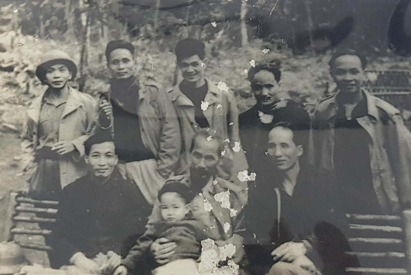 Bác Hồ tại chiến khu Việt Bắc.