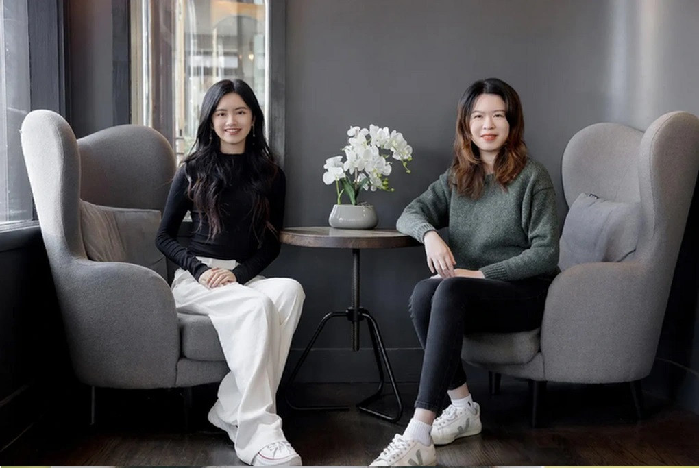 Quách Văn Cảnh (trái) cùng Mạnh Thần Lâm thành lập công ty sử dụng AI để làm video (Ảnh: Sina). Quách Văn Cảnh (trái) cùng Mạnh Thần Lâm thành lập công ty sử dụng AI để làm video (Ảnh: Sina).