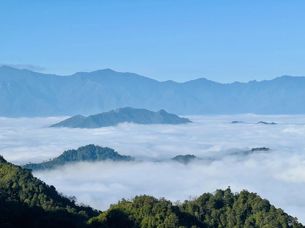 Biển mây thường xuyên xuất hiện ở Làng Nhì (Ảnh: NVCC). Biển mây thường xuyên xuất hiện ở Làng Nhì (Ảnh: NVCC).