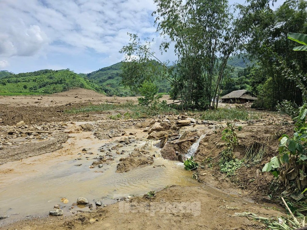 Lũ quét san phẳng thôn Làng Nủ, xã Phúc Khánh, huyện Bảo Yên. Ảnh: Hân Nguyễn.
