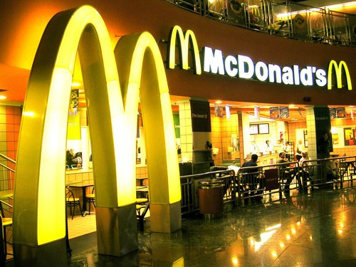McDonald's sẽ có mặt ở Việt Nam vào quý I/2014. Ảnh: Rapgenius. McDonald's sẽ có mặt ở Việt Nam vào quý I/2014. Ảnh: Rapgenius