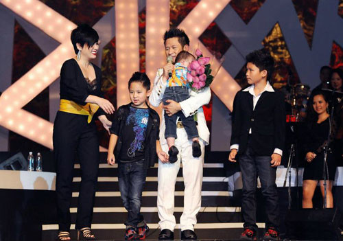 Vợ chồng Bằng Kiều - Trizzie Phương Trinh và các con - Ảnh: Lý Võ Phú Hưng