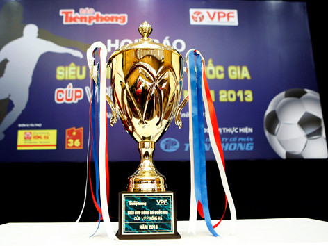 Chiếc Cúp của Siêu cúp Quốc gia 2013