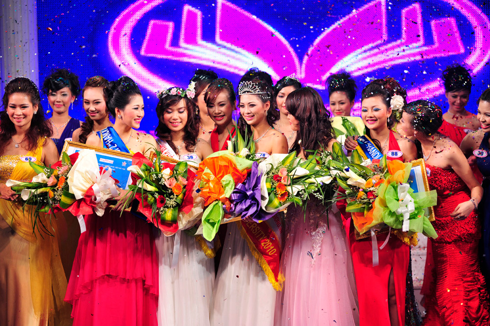 Đỗ Hải Yến (trường CĐ Cộng đồng Hà Nội) là Hoa khôi của cuộc thi. Ảnh: Quang Minh