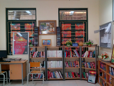 Một góc thư viện gợi ý về tủ sách gia đình cho học sinh. Một góc thư viện gợi ý về tủ sách gia đình cho học sinh