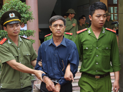 Bị can Ngân được đưa về trại tạm giam