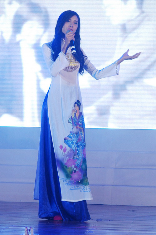 không thiếu lời ca tiếng hát