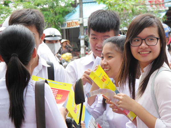 HS Cà Mau hoàn thành tốt ngày thi đầu tiên .Ảnh: Tiến hưng