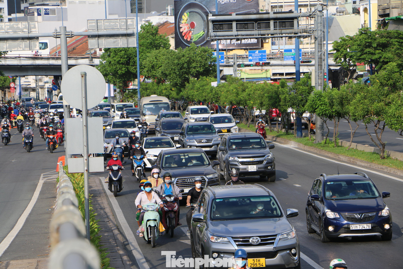 Công trình đường song hành với đường Võ Văn Kiệt giúp giải quyết tình trạng ùn ứ, mất an toàn tại giao lộ Võ Văn Kiệt - Ký Con (Quận 1). Công trình đường song hành với đường Võ Văn Kiệt giúp giải quyết tình trạng ùn ứ, mất an toàn tại giao lộ Võ Văn Kiệt - Ký Con (Quận 1).