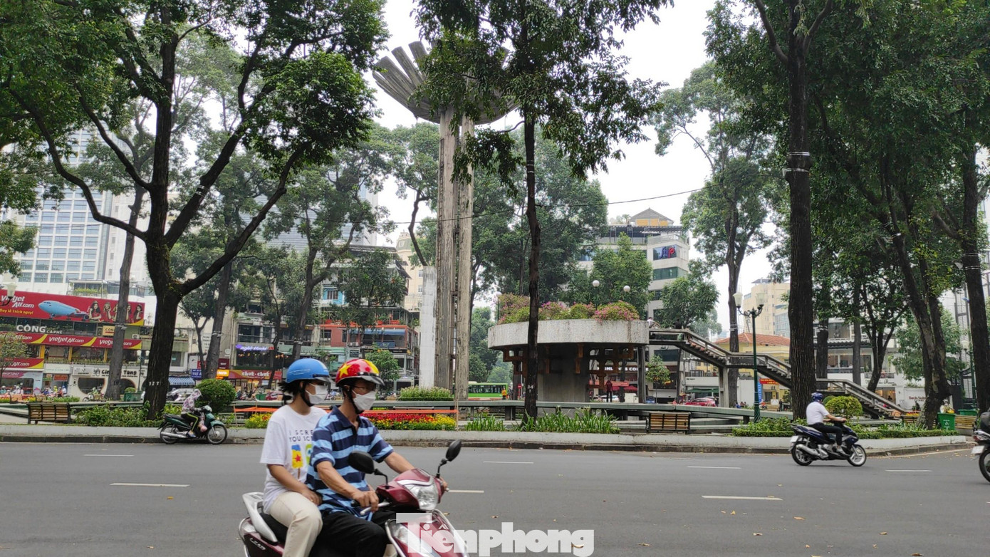 Khu vực xung quanh Hồ Con Rùa sẽ được "thay áo mới" trong dịp Quốc khánh năm nay. Khu vực xung quanh Hồ Con Rùa sẽ được "thay áo mới" trong dịp Quốc khánh năm nay.