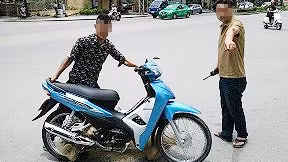 Những pha 'quăng lưới' bắt quái xế của CSGT Thanh Hóa ảnh 1