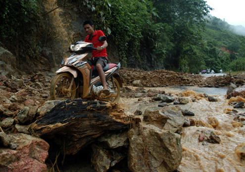 Tuyến đường gần như bị cắt đôi