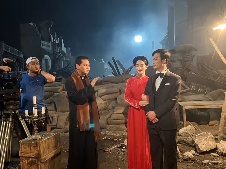 Cao Thùy Linh được lựa chọn đóng nữ chính bên cạnh Doãn Quốc Đam. Lần đầu vào vai chính phim điện ảnh, Thùy Linh được đánh giá tương đối tròn vai.