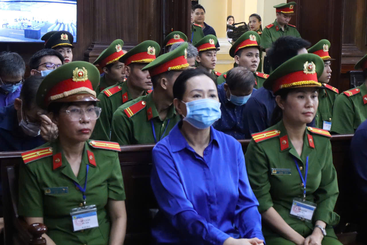 Bà Trương Mỹ Lan tại phiên tòa sáng nay 25/9. Ảnh: Tân Châu Bà Trương Mỹ Lan tại phiên tòa sáng nay 25/9. Ảnh: Tân Châu