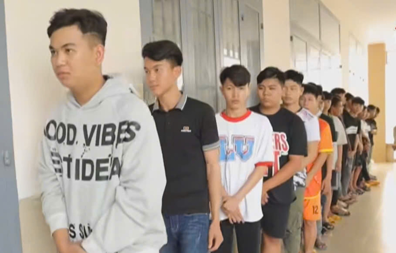 Các bị can bị bắt tạm giam trong vụ án. Ảnh: TTV11