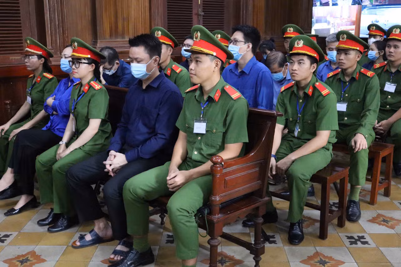 Các bị cáo trong vụ án. Ảnh: Tân Châu