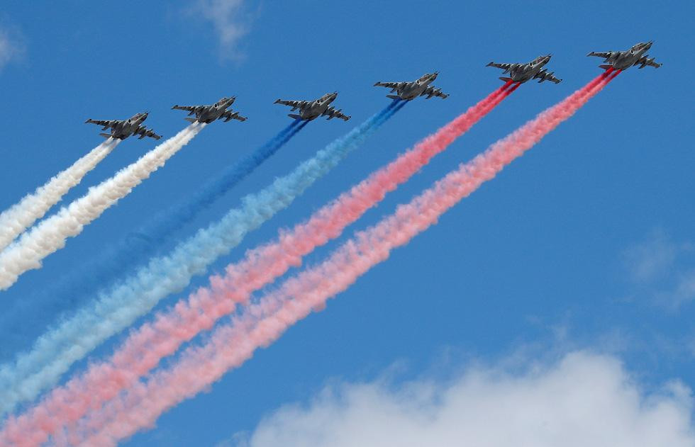 Máy bay chiến đấu Su-25 trên bầu trời thủ đô Moscow