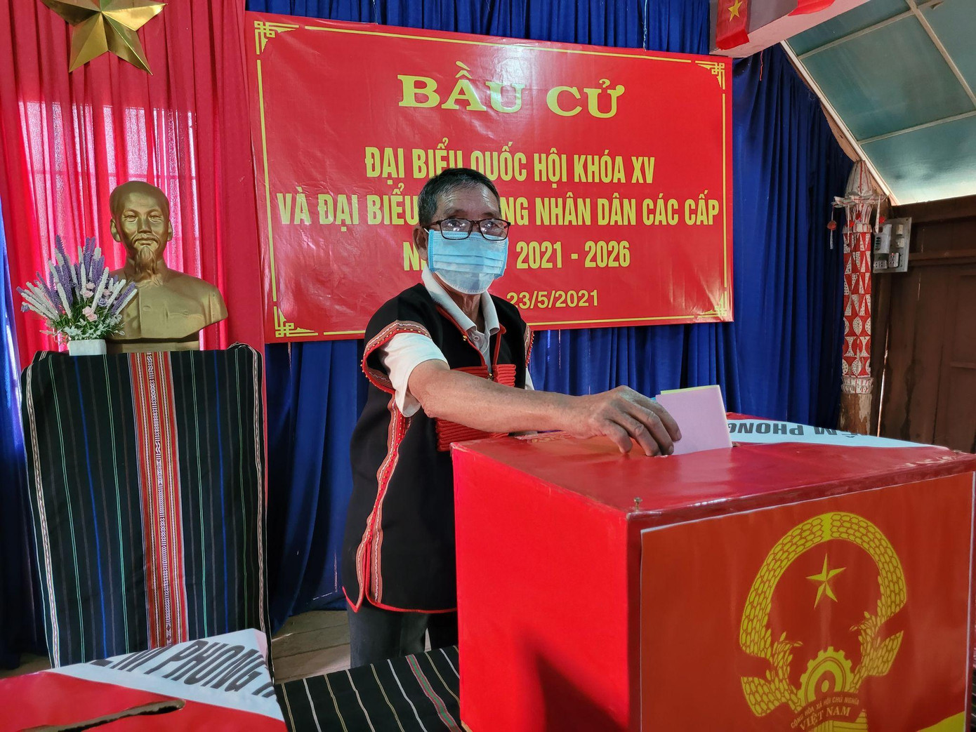 Tỷ lệ cử tri toàn quốc đi bầu cử đạt 98,43% ảnh 39 Tỷ lệ cử tri toàn quốc đi bầu cử đạt 98,43% ảnh 39