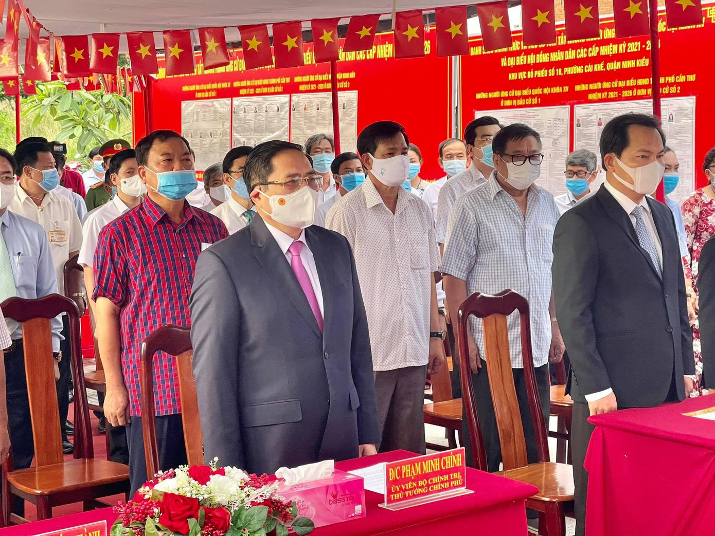 Thủ tướng Phạm Minh Chính dự khai mạc bầu cử tại điểm bầu cử quận Ninh Kiều, thành phố Cần Thơ. Ảnh: Zing Thủ tướng Phạm Minh Chính dự khai mạc bầu cử tại điểm bầu cử quận Ninh Kiều, thành phố Cần Thơ. Ảnh: Zing
