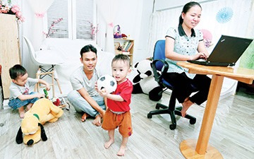 Kiếm được chồng nhờ xuyên rừng làm phóng sự ảnh 1