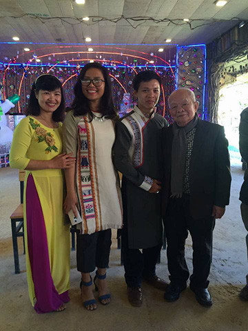 Bỏ thiết kế ô tô sang thời trang thổ cẩm ảnh 1