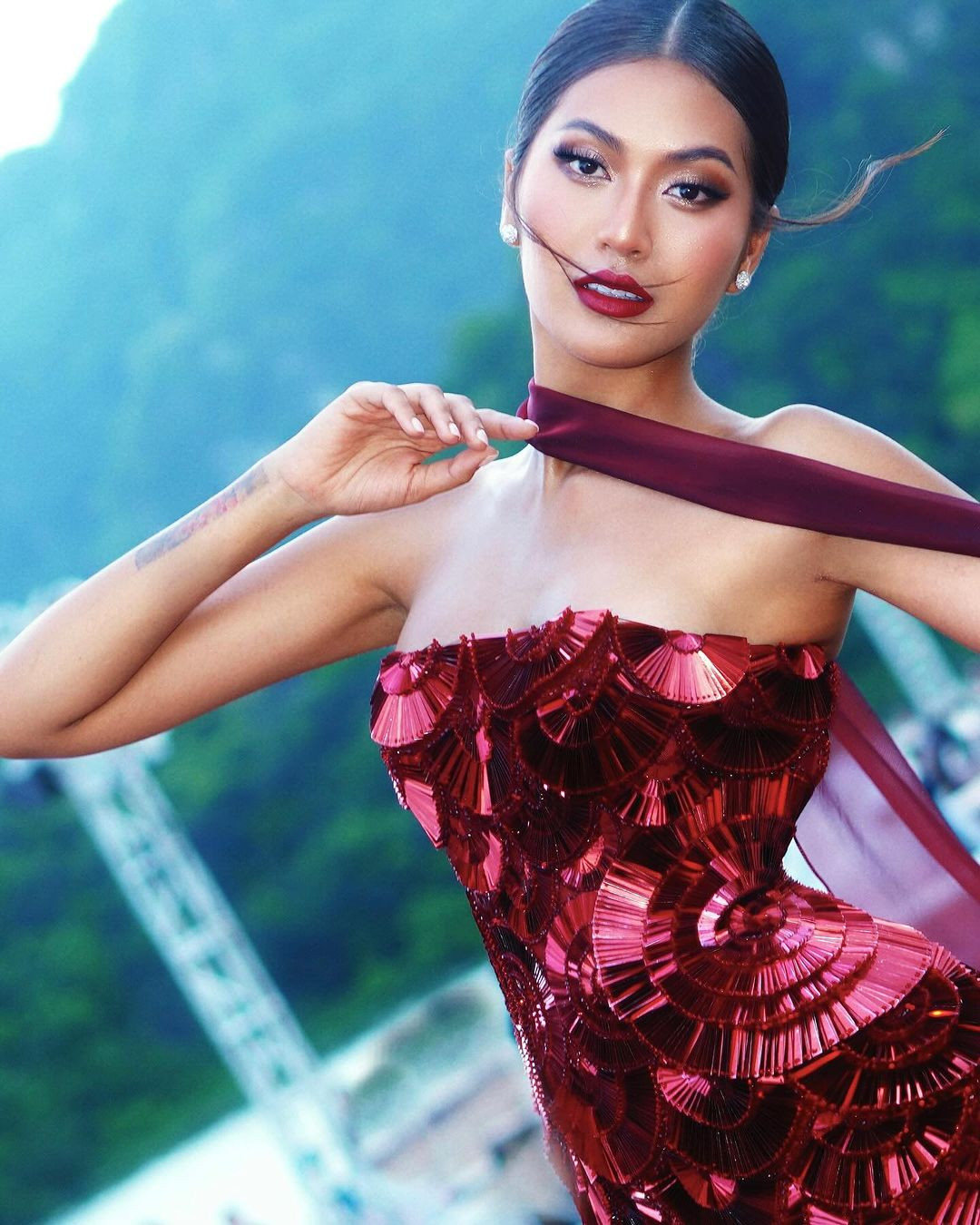 Ketut Permata Juliastrid có nhiệm kỳ một năm trên cương vị Miss Cosmo 2024. Trước những ý kiến nghi ngờ về chiến thắng của mình, người đẹp chia sẻ: "Tôi không nghĩ mình phải nói với họ bất cứ điều gì. Tôi chỉ cần cho họ thấy rằng chúng tôi đã có khoảng ba tuần thi và được theo dõi, quan sát mỗi ngày. Điều tôi học được ở Miss Cosmo chính là hãy bước tiếp mỗi ngày".