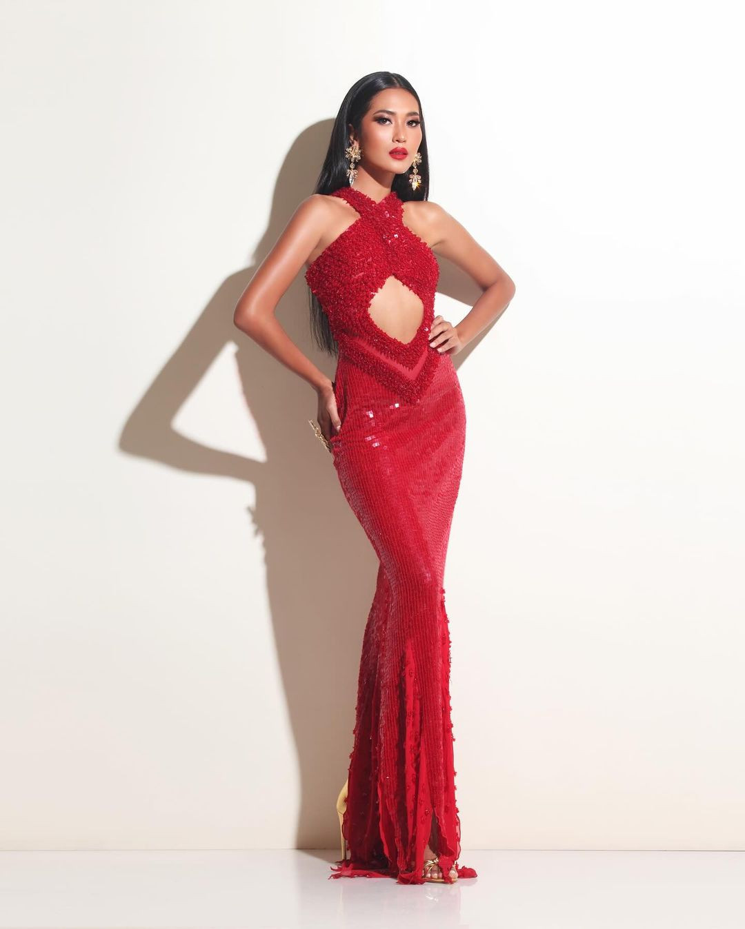 Trong quá trình dự thi nhan sắc ở Việt Nam, Ketut Permata Juliastrid chiếm được cảm tình của khán giả bởi sự thân thiện, gần gũi. Người đẹp còn gây chú ý với nhiều clip nói tiếng Việt dễ thương.