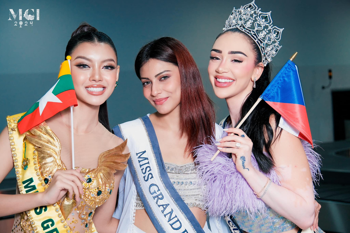 Các đại diện Myanmar, Bangladesh và Cộng hòa Czech hội ngộ ở sân bay.