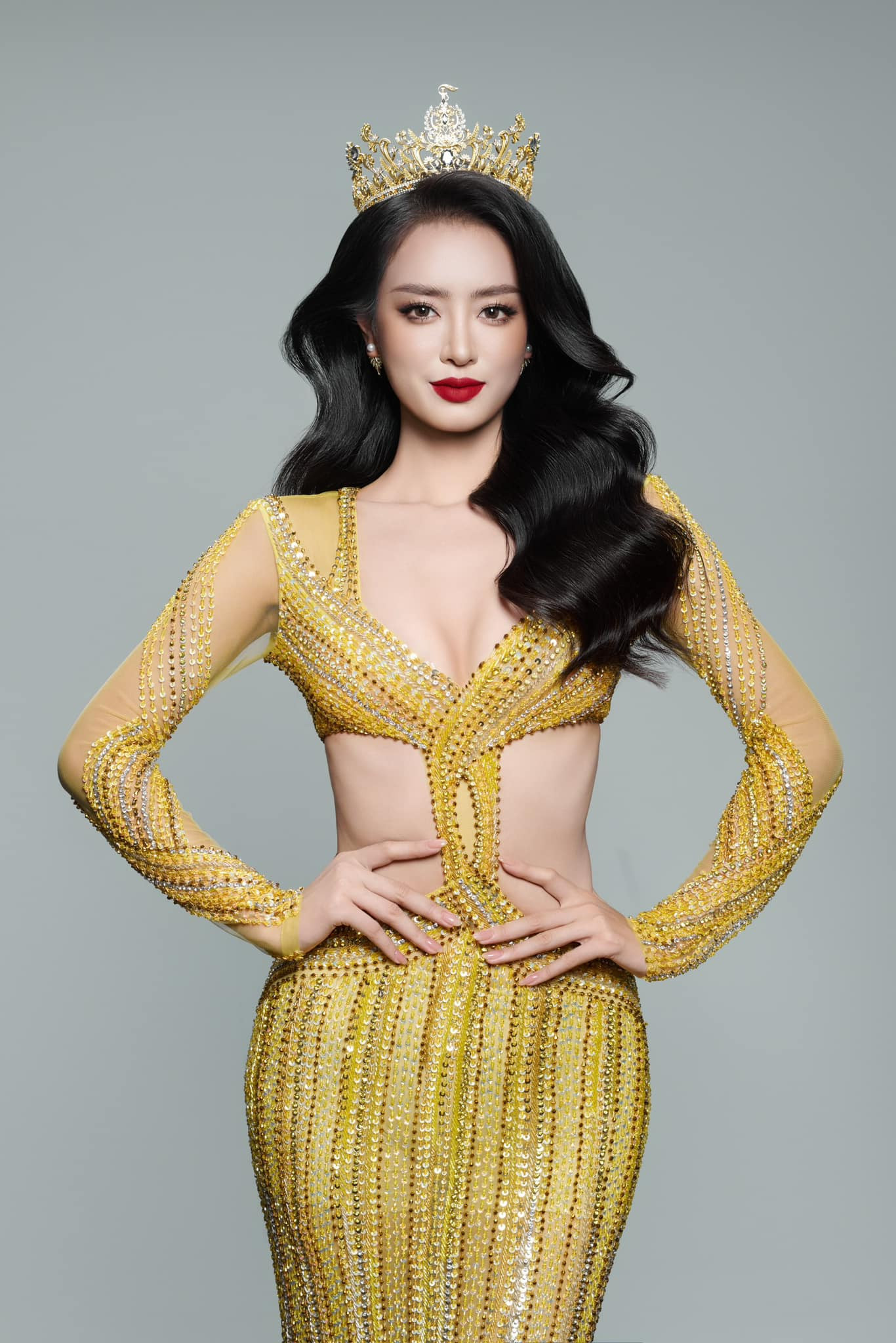 Phạm Thị Ánh Vương và Bùi Khánh Linh.