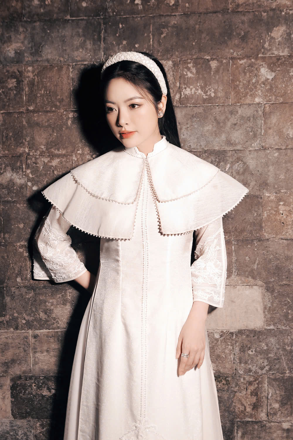 Hoa hậu Du lịch Việt Nam 2023 Lương Kỳ Duyên và Hoa hậu các dân tộc Việt Nam Nguyễn Ngọc Anh đọ sắc duyên dáng trong hậu trường.