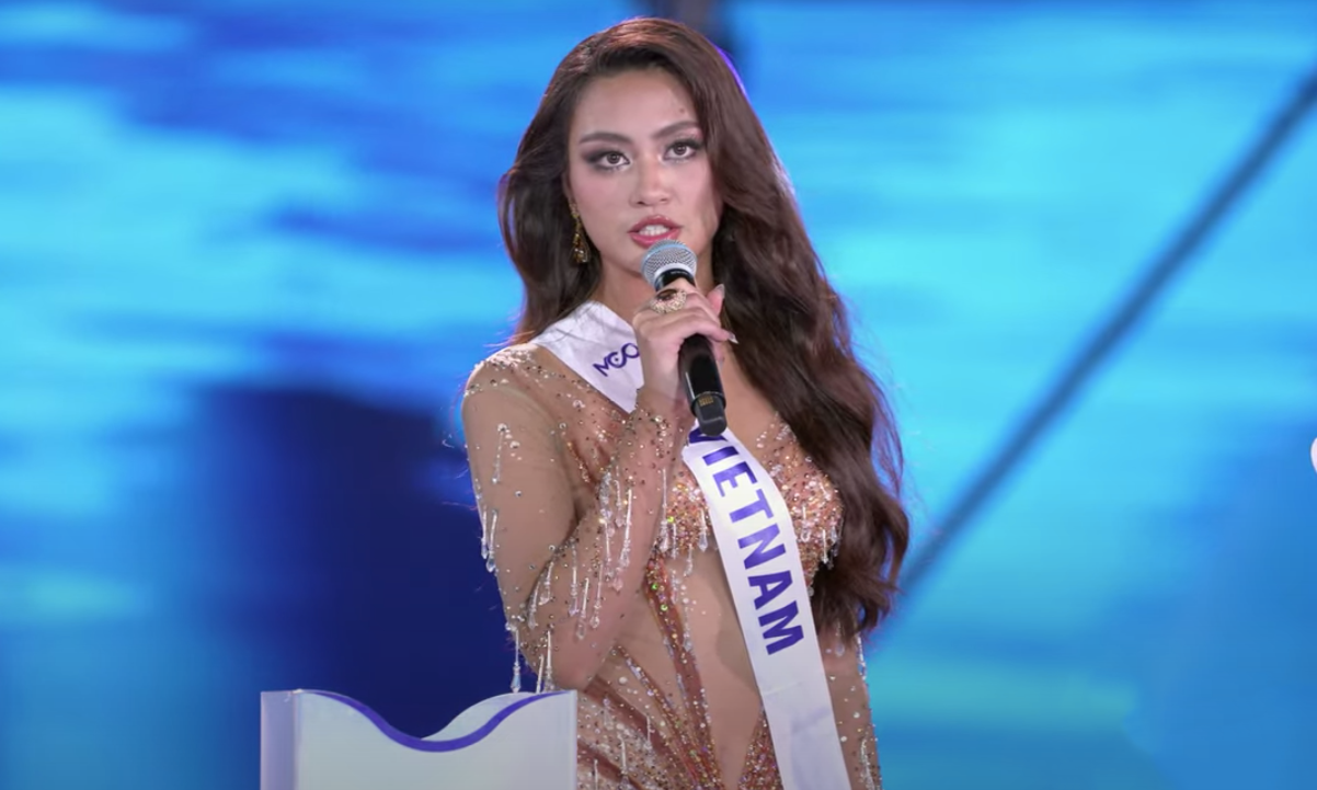 Người đẹp Peru và Việt Nam trong phần thi ứng xử. Người đẹp Peru và Việt Nam trong phần thi ứng xử.