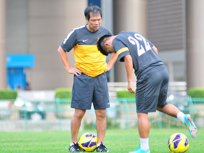 Ông Ngô Lê Bằng gửi lời xin lỗi đến người hâm mộ Việt Nam - Ảnh: An An (Dân Trí). Ông Ngô Lê Bằng gửi lời xin lỗi đến người hâm mộ Việt Nam - Ảnh: An An (Dân Trí)